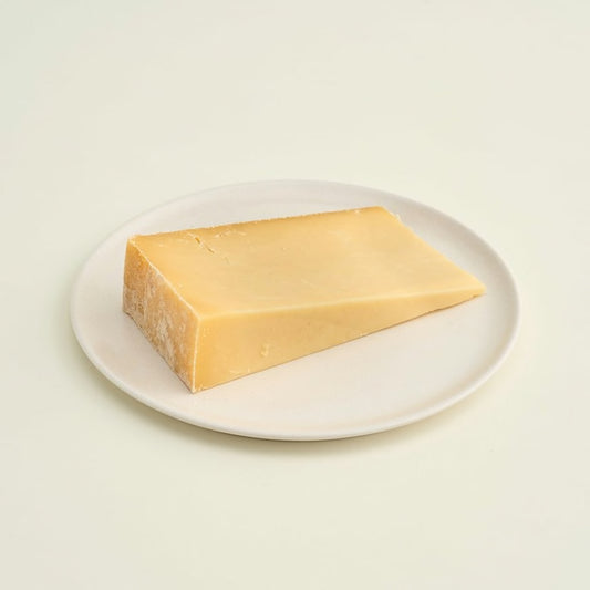 HAND-SELECTED MONTGOMERY'S CHEDDAR